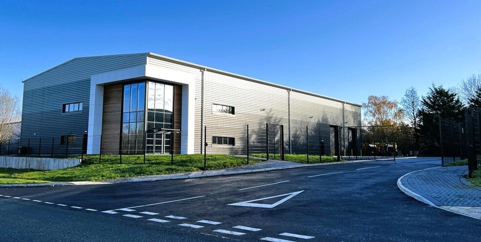 Pacific Park, Bridge Rd N, Wrexham for lease - Building Photo - Image 2 of 7