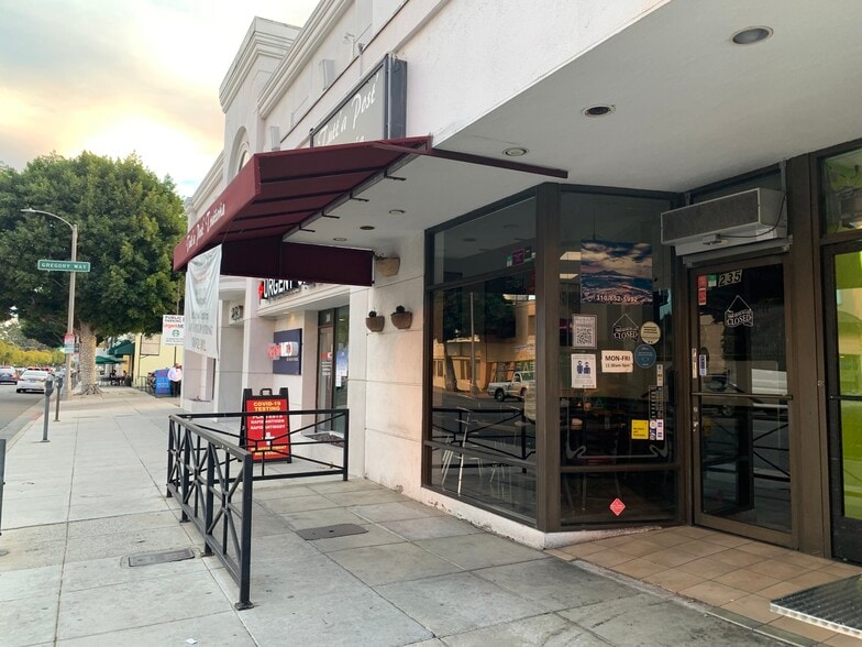 233 S La Cienega Blvd, Beverly Hills, CA for lease - Primary Photo - Image 2 of 12