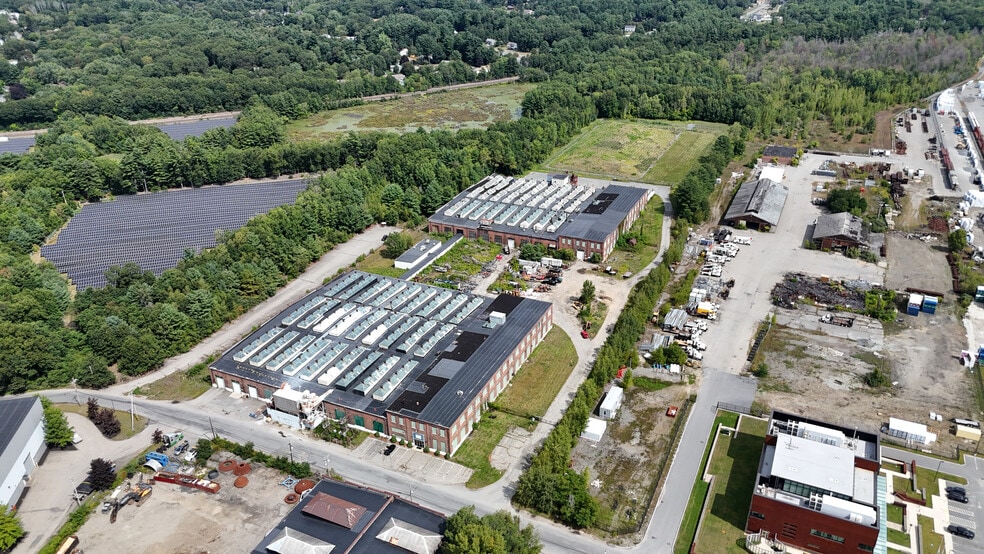 400 Iron Horse Park, North Billerica, MA for sale - Building Photo - Image 2 of 11