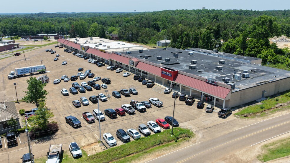 1201-1231 Sunset Dr, Grenada, MS for sale - Building Photo - Image 1 of 52