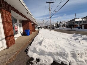 876 Central Ave, Pawtucket, RI for lease Interior Photo- Image 1 of 10