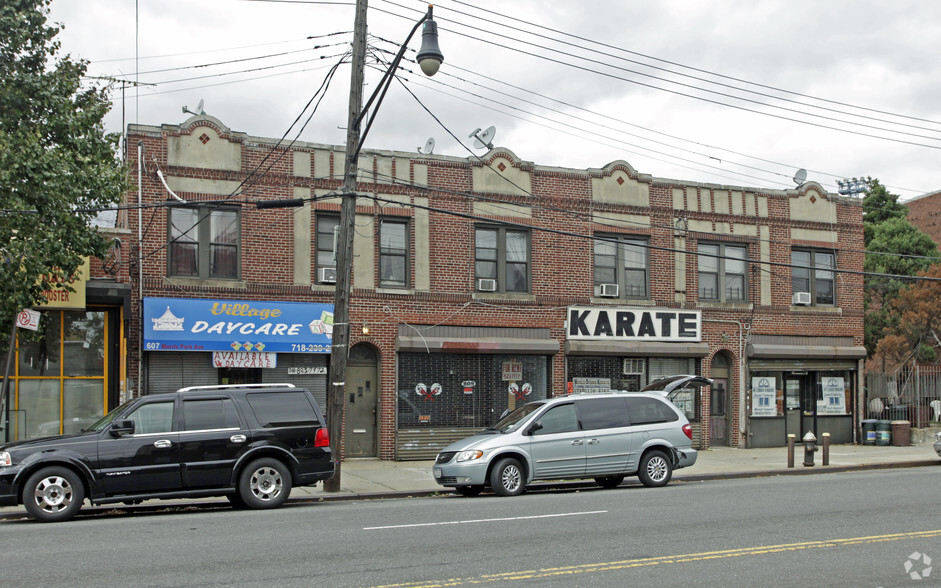 607-611 Morris Park Ave, Bronx, NY à vendre - Photo principale - Image 1 de 1