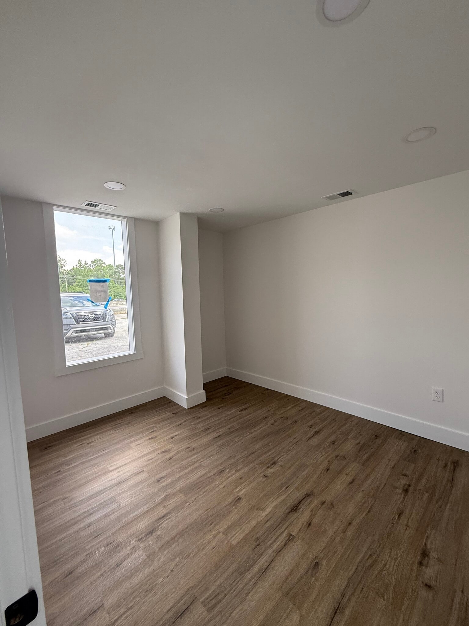 1065-1073 Harbor Dr, West Columbia, SC for lease Building Photo- Image 1 of 6