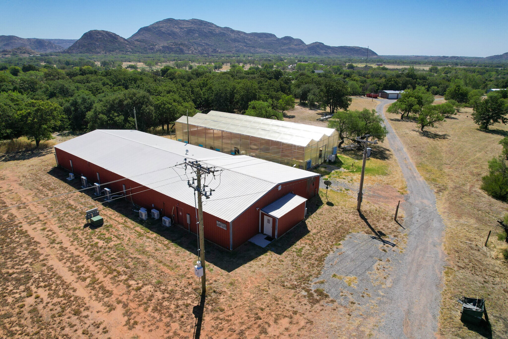 42851 E County Road 1470, Lone Wolf, OK for sale Primary Photo- Image 1 of 121