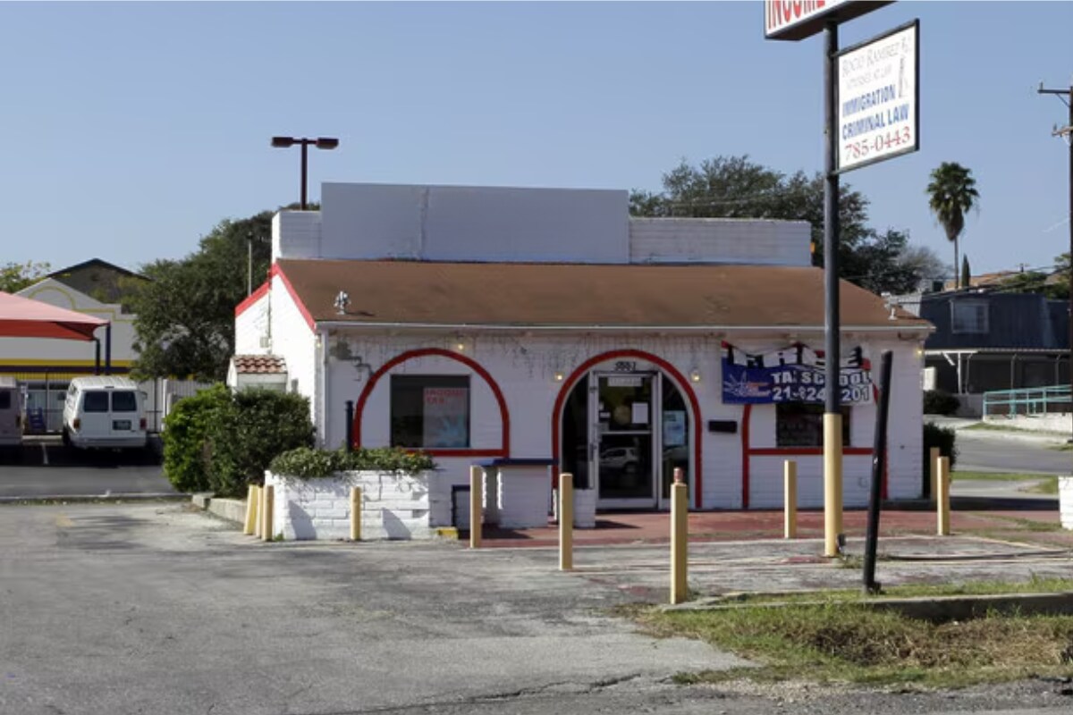 3667 Fredericksburg Rd, San Antonio, TX for lease Primary Photo- Image 1 of 3