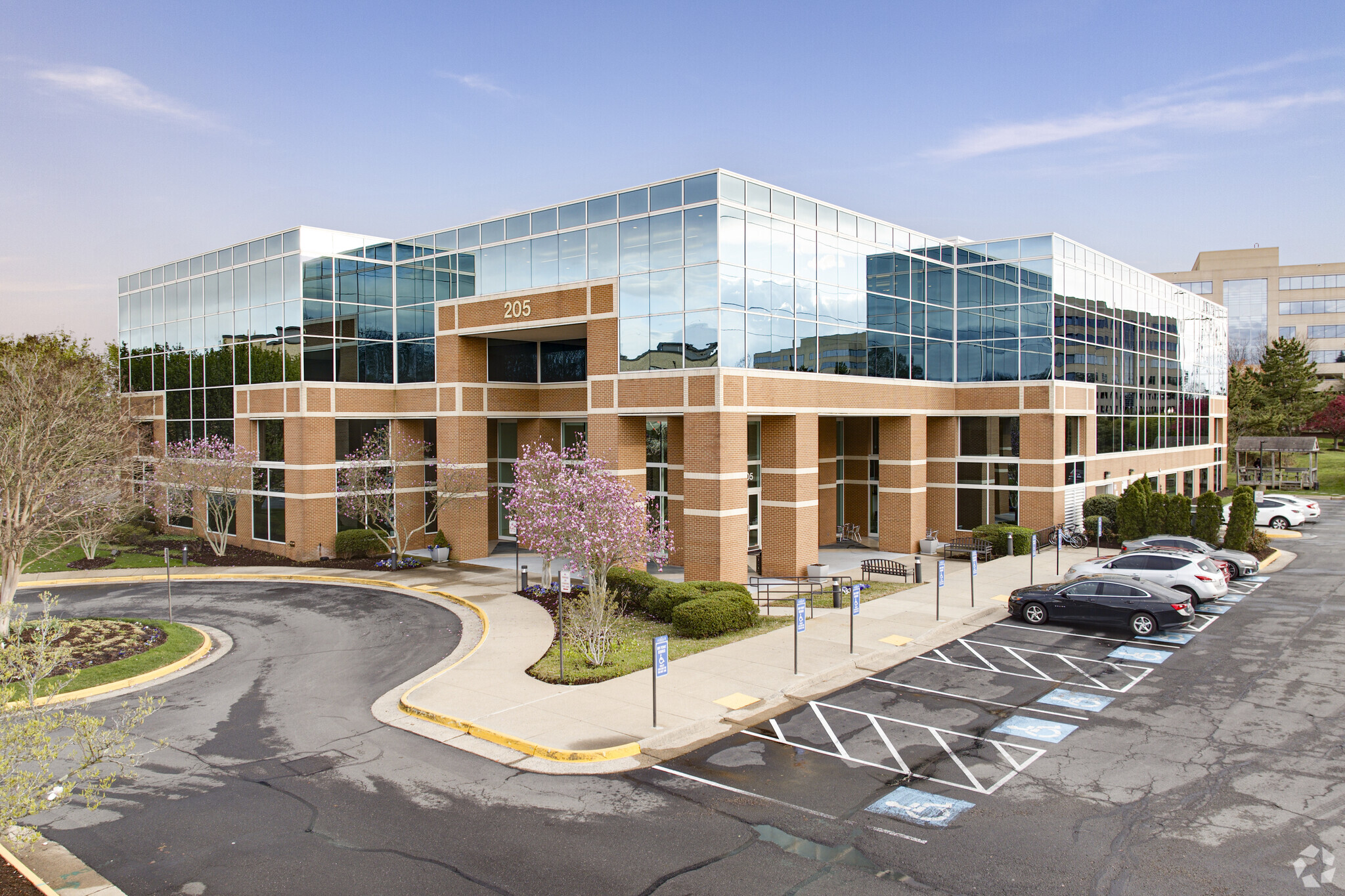 205 Van Buren St, Herndon, VA for lease Primary Photo- Image 1 of 26