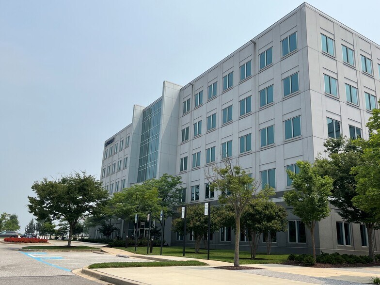 7021 Columbia Gateway Dr, Columbia, MD à louer - Photo du bâtiment - Image 2 de 7