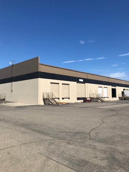 950 E Grant Line Rd, Tracy, CA for lease - Building Photo - Image 2 of 7