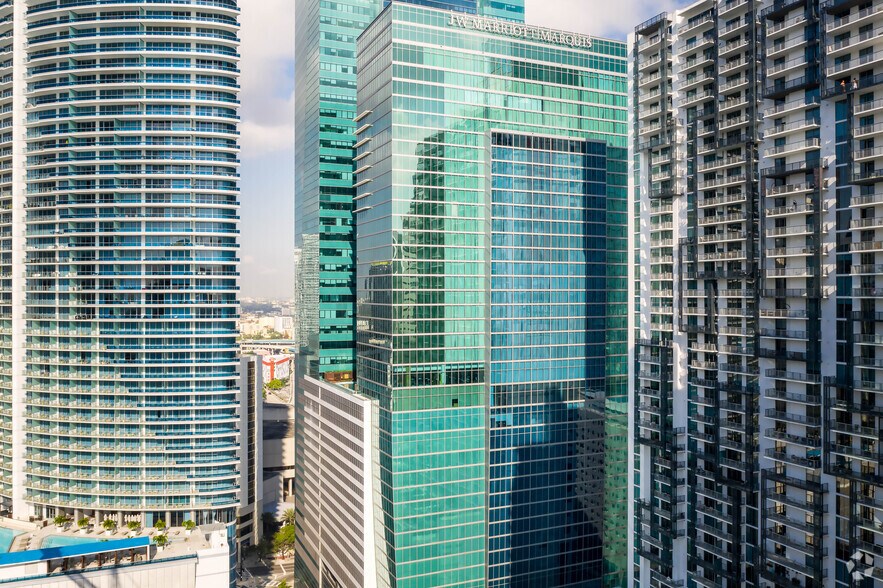 333 SE 2nd Ave, Miami, FL à louer - Aérien - Image 3 de 12
