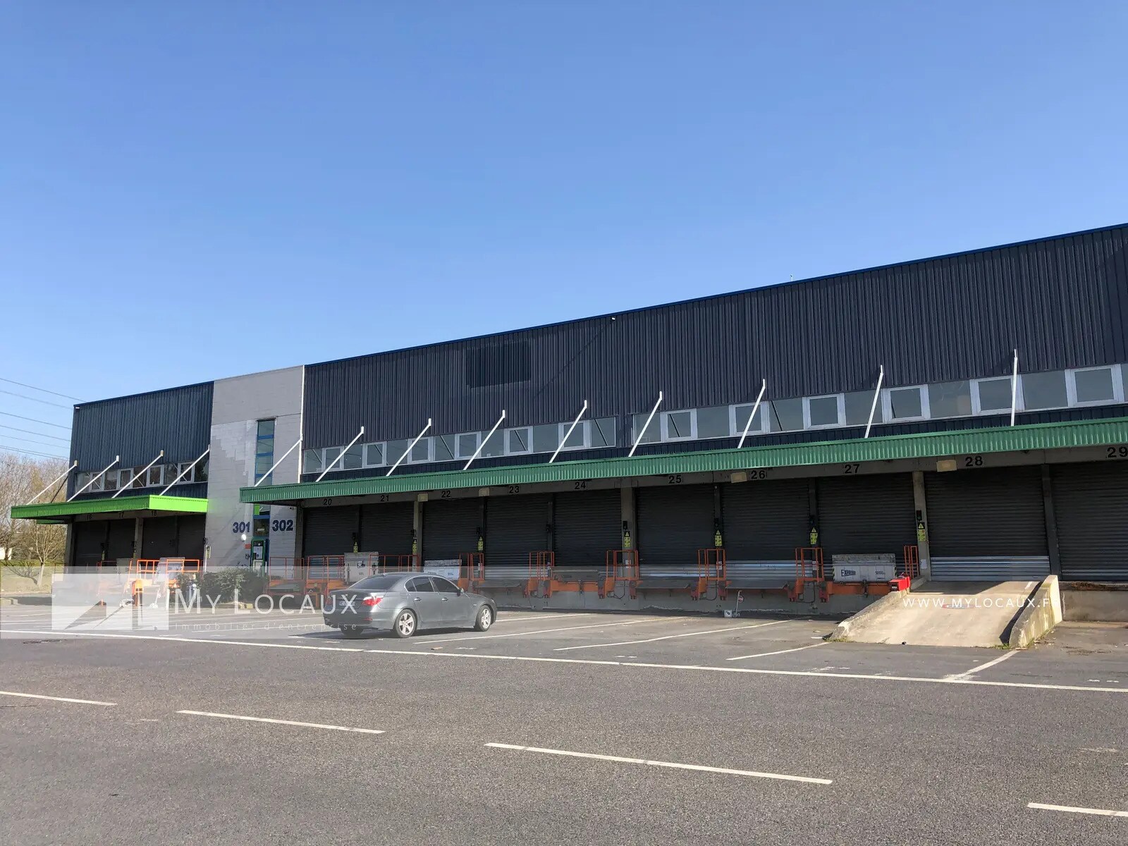 Industrial in SAINT-OUEN-L'AUMONE for lease Building Photo- Image 1 of 4