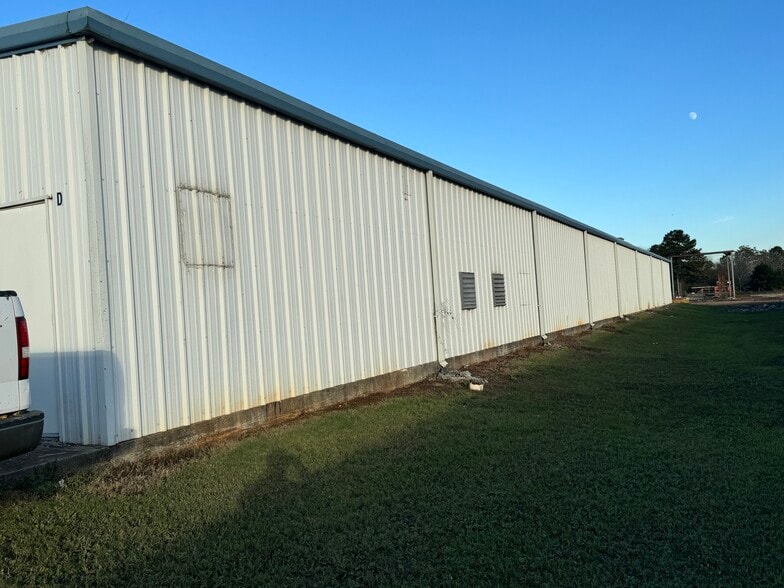 103 Industrial Park Dr, Perry, GA for lease - Building Photo - Image 2 of 7
