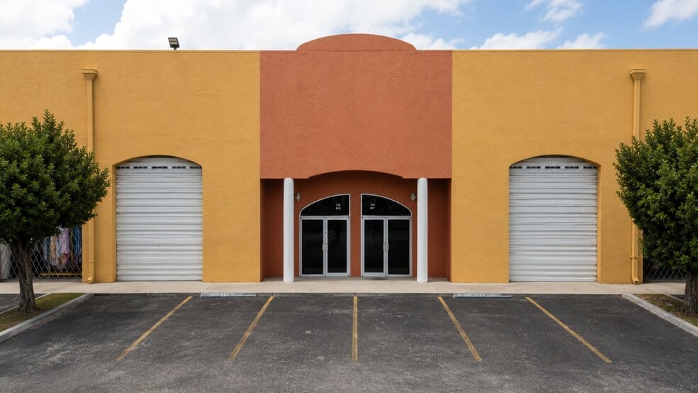2970 W 84th St, Hialeah Gardens, FL for lease - Building Photo - Image 2 of 6