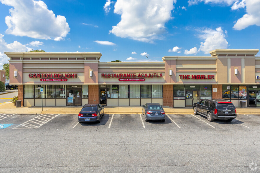 18524-18558 Woodfield Rd, Gaithersburg, MD for lease - Building Photo - Image 2 of 9