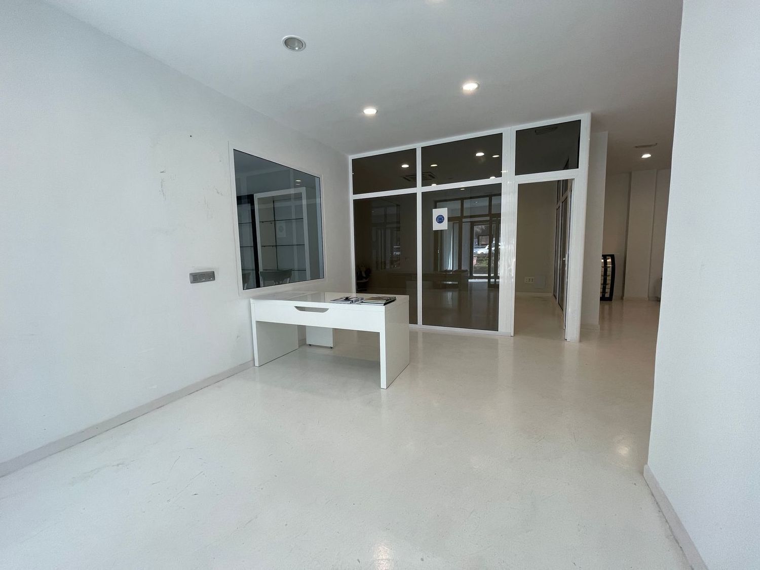 Luis Doreste, 50, Las Palmas de Gran Canaria, Las Palmas for lease Interior Photo- Image 1 of 25