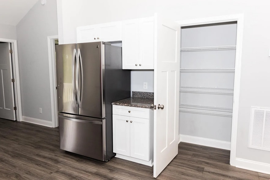 60 N Knoll Rd, Southern Pines, NC for sale - Building Photo - Image 3 of 13