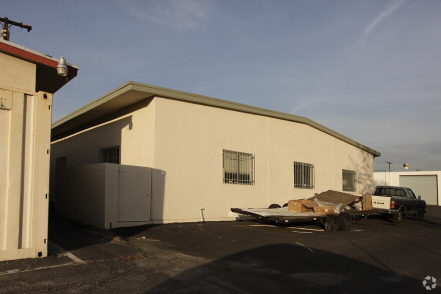 964 W 9th St, Upland, CA à vendre - Photo du bâtiment - Image 2 de 10