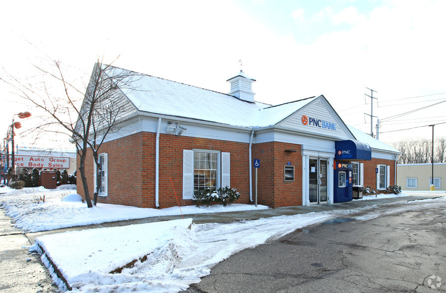 536 Broadway Ave, Bedford, OH for sale - Building Photo - Image 1 of 1