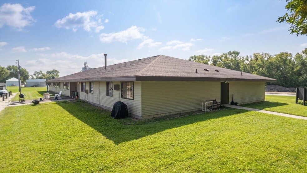 23 Neptune St N, Cosmos, MN à vendre - Photo du bâtiment - Image 3 de 39