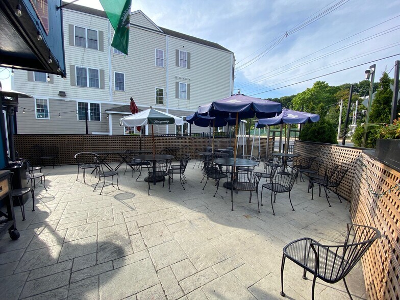 24-26 Hammatt St, Ipswich, MA à vendre - Photo du bâtiment - Image 3 de 6