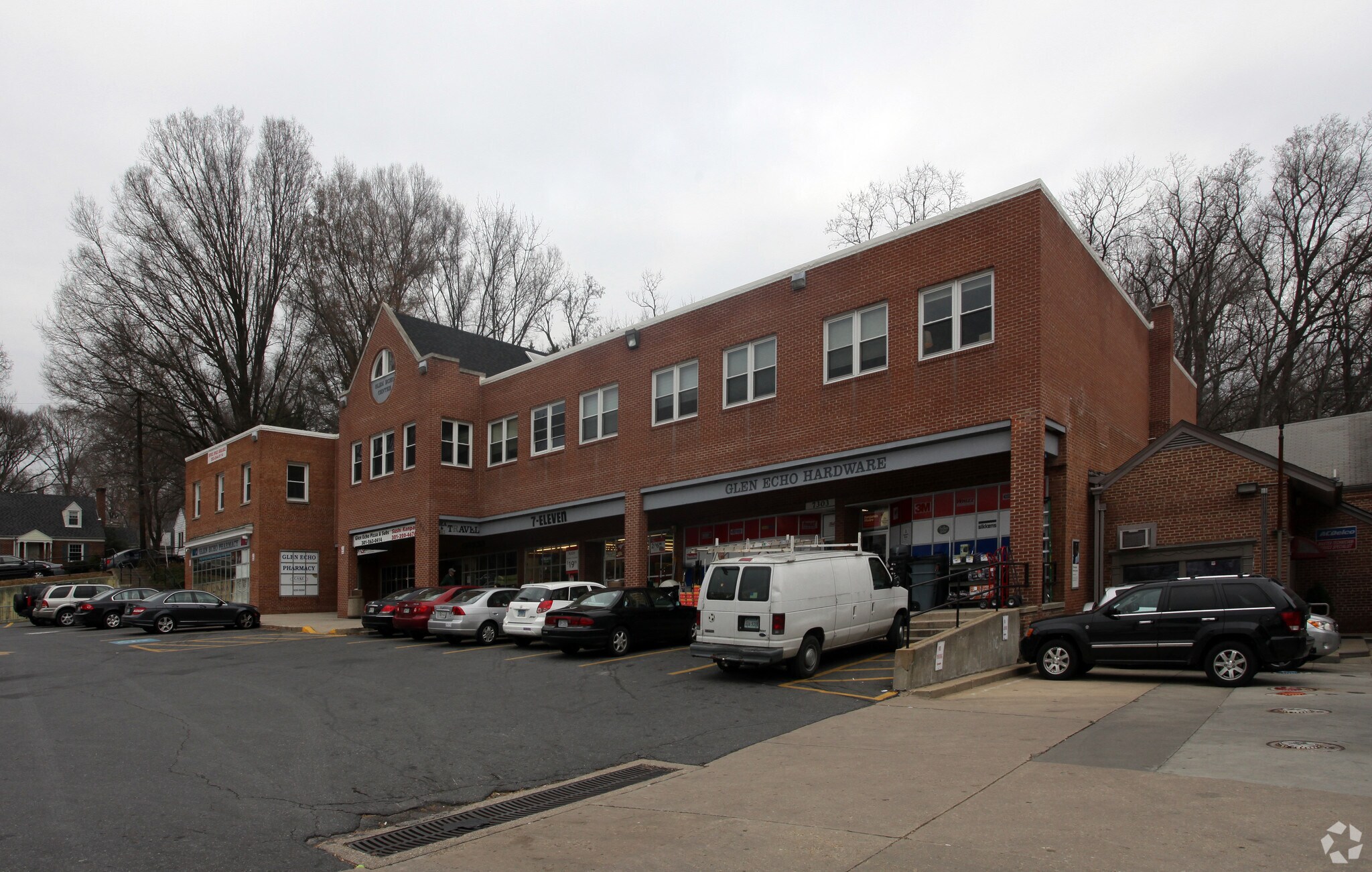 7301-7311 MacArthur Blvd, Bethesda, MD for lease Building Photo- Image 1 of 5