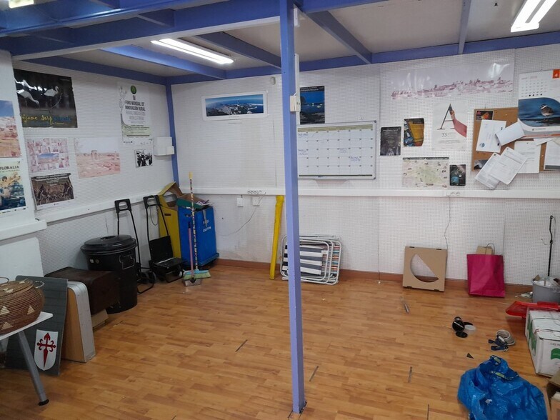 Commerce de détail dans Cáceres à louer - Photo du bâtiment - Image 2 de 9