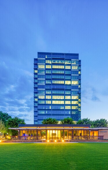 1001 Summit Blvd, Atlanta, GA à louer - Photo du bâtiment - Image 3 de 6