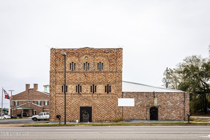 4914 Main St, Moss Point, MS for sale - Primary Photo - Image 1 of 54