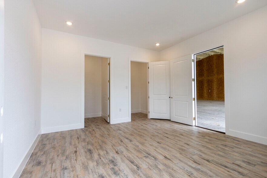 1401 Ranger Hwy, Weatherford, TX à louer - Photo du bâtiment - Image 3 de 17