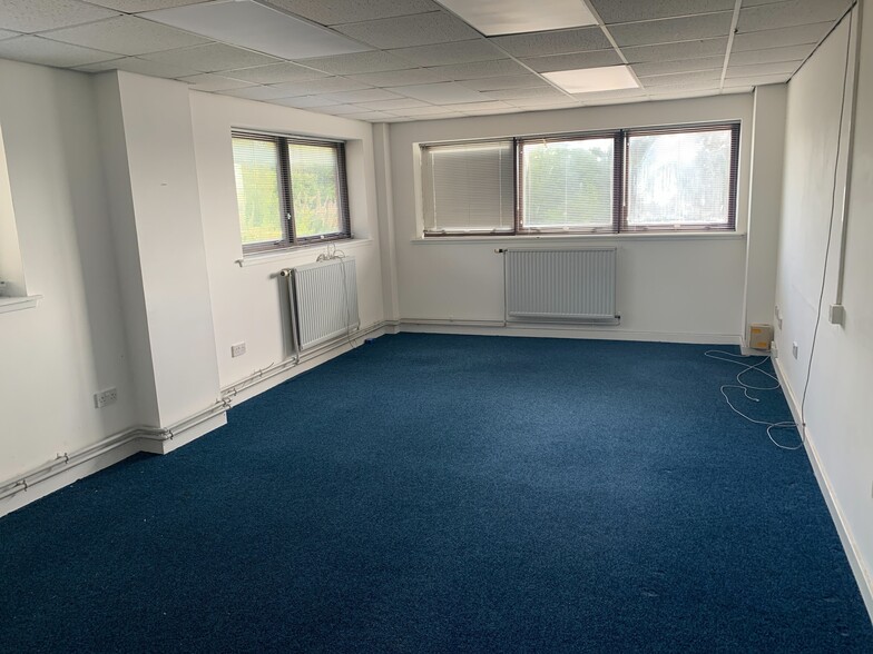 Nobel Rd, Dundee for lease - Building Photo - Image 3 of 4