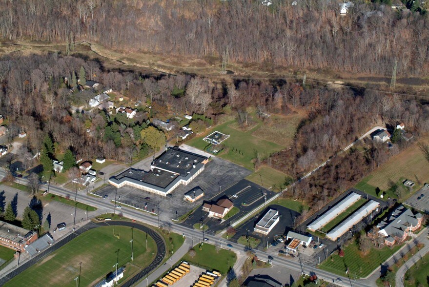 9177 Chillicothe Rd, Kirtland, OH à louer - Aérien - Image 2 de 15