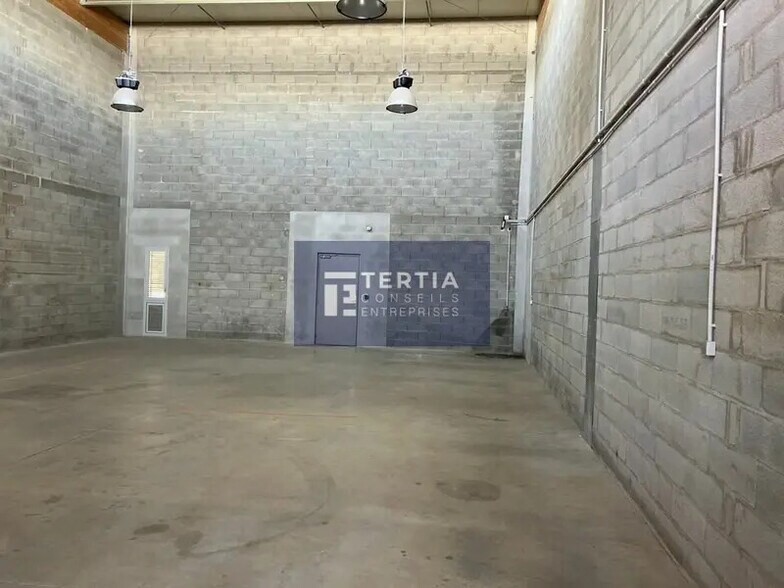 Industrial in Castries for lease - Building Photo - Image 3 of 7