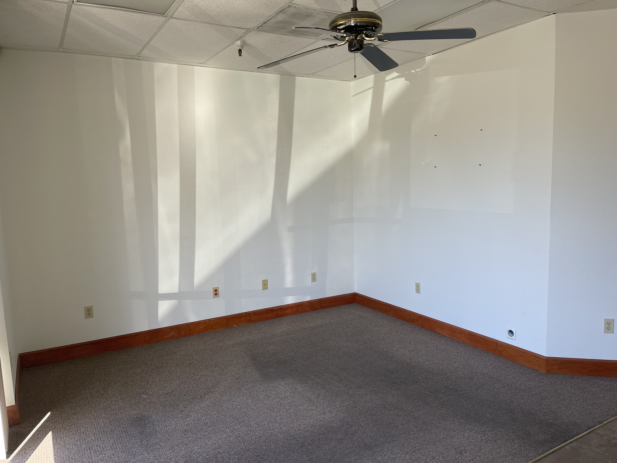 10 N East St, Woodland, CA for lease Interior Photo- Image 1 of 14