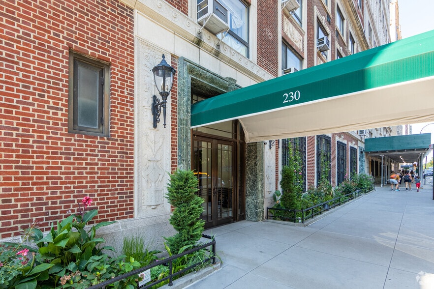 230-234 Central Park W, New York, NY for lease - Building Photo - Image 2 of 2