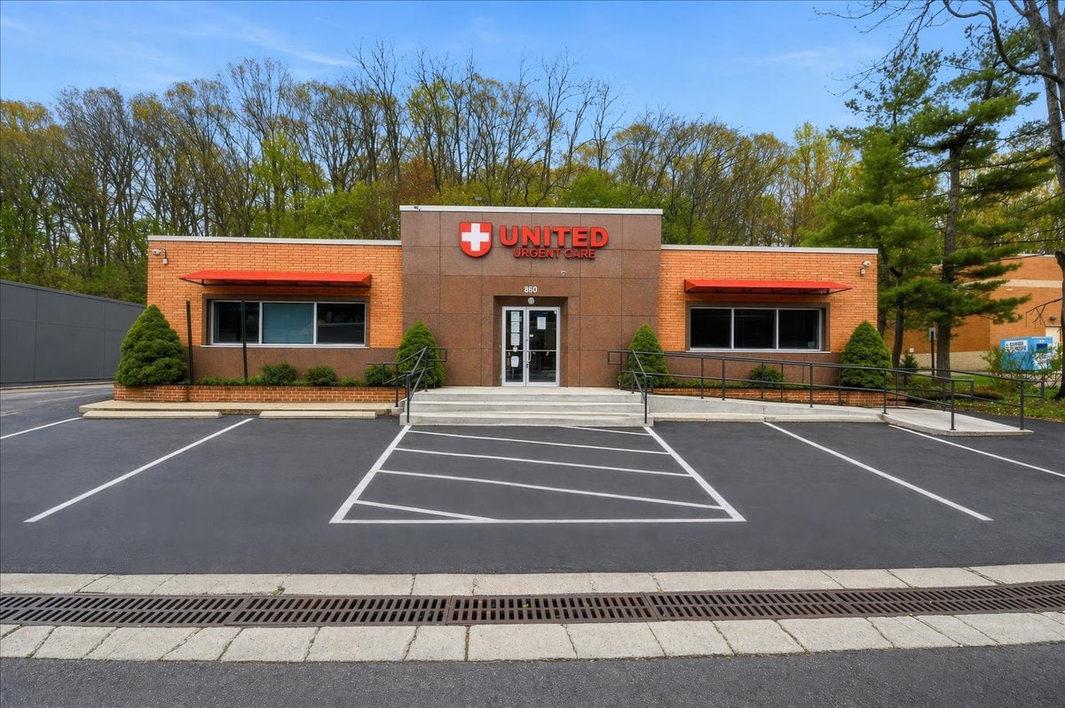 860 Central Park Ave, Scarsdale, NY for lease Interior Photo- Image 1 of 20