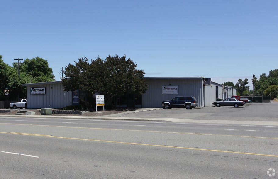 501-511 Harbor Blvd, West Sacramento, CA à louer - Photo du bâtiment - Image 3 de 4
