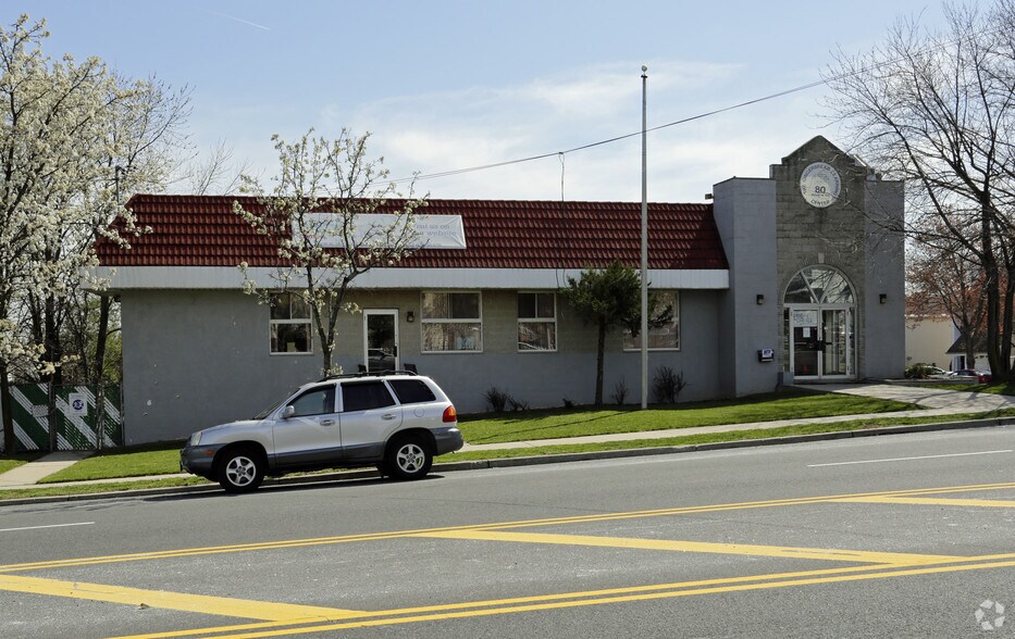 80 Woodrow Rd, Staten Island, NY à vendre - Photo du bâtiment - Image 2 de 63