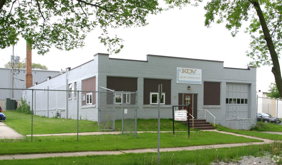 431 W Newhall Ave, Waukesha, WI for sale - Building Photo - Image 2 of 2