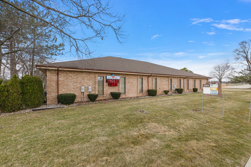 30101 Hoover Rd, Warren, MI à louer - Photo du bâtiment - Image 1 de 4