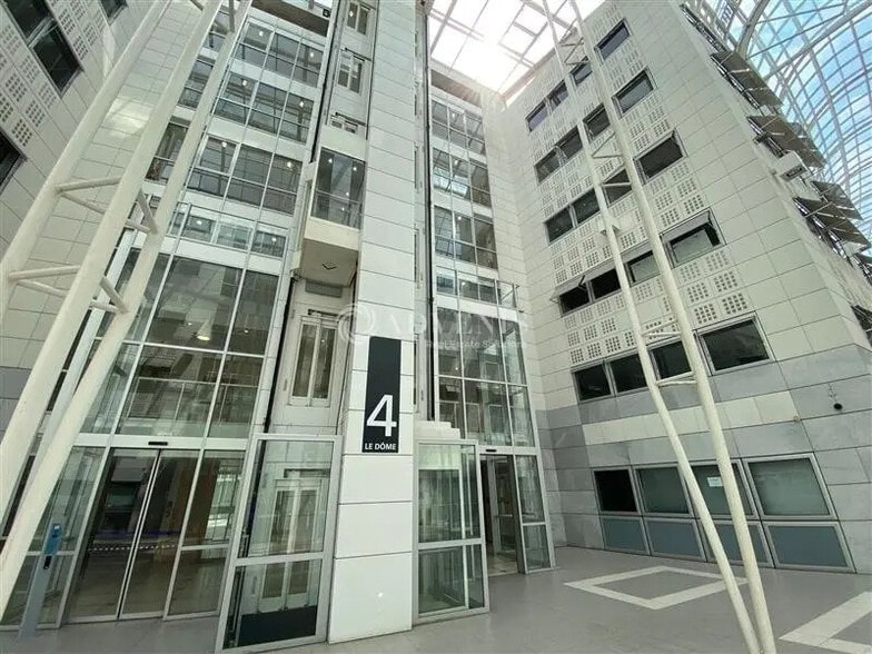 Office in Tremblay-en-France for lease - Lobby - Image 1 of 9