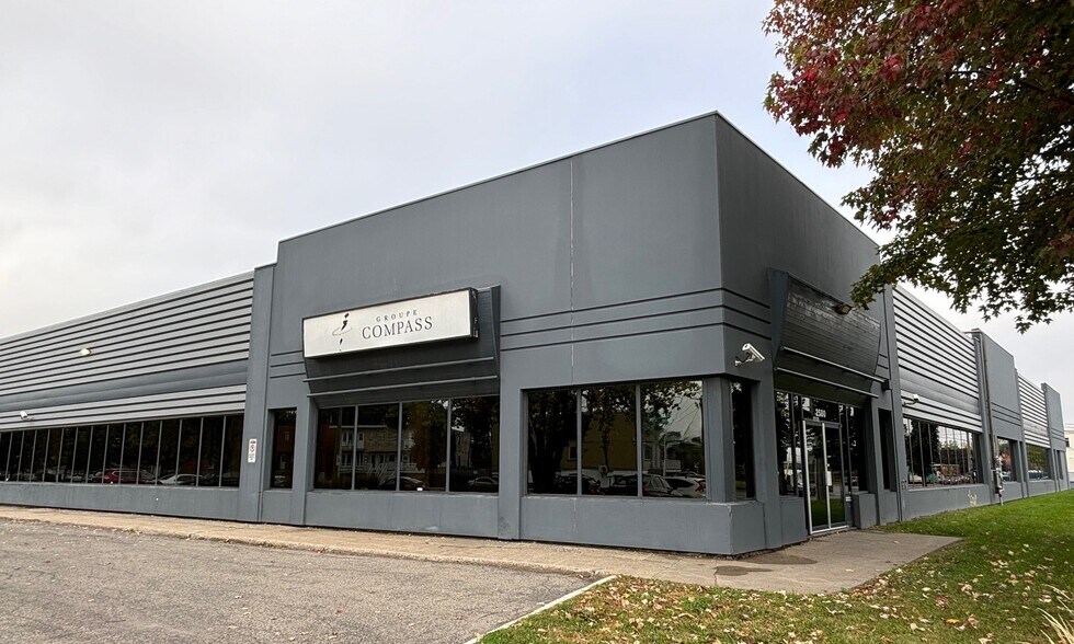 2580-632 Av Dollard, Montréal, QC à louer - Photo du bâtiment - Image 2 de 9