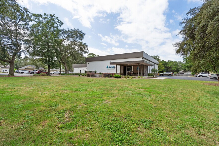 313-315 Edge Ave, Valparaiso, FL à vendre - Photo du bâtiment - Image 2 de 55