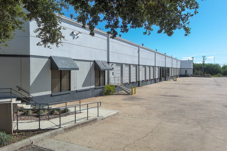 5100 Kaepa Ct, San Antonio, TX à louer - Photo du bâtiment - Image 3 de 9