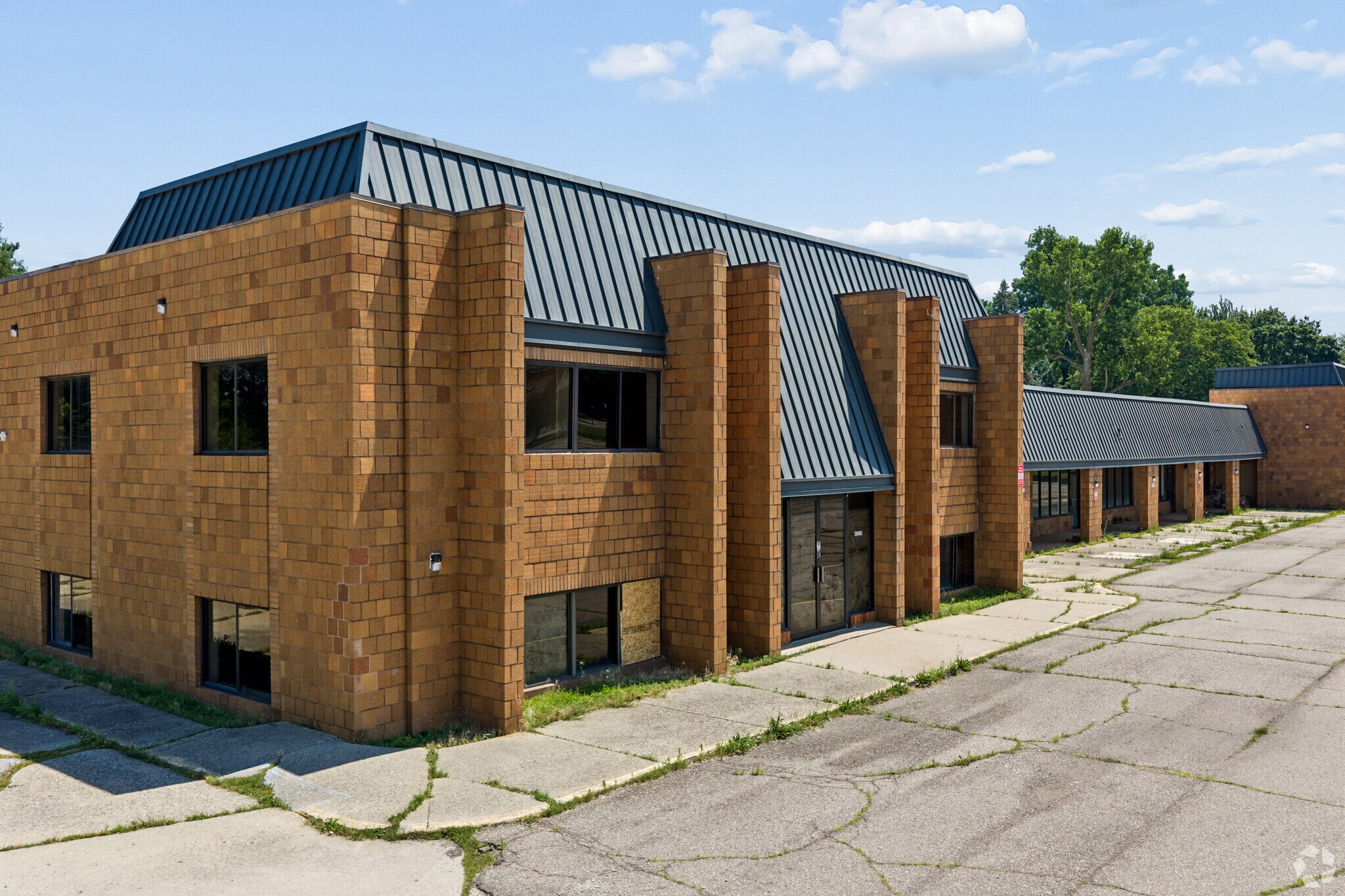 38116-38160 S Gratiot Ave, Clinton Township, MI à vendre Photo du bâtiment- Image 1 de 22
