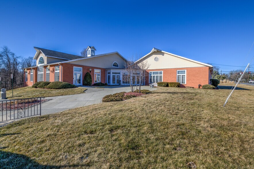 48 Route 6, Yorktown Heights, NY à louer - Photo du bâtiment - Image 2 de 28