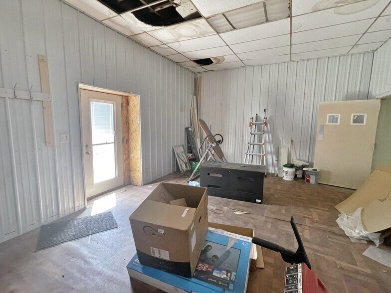 208 N Main St, Berthold, ND à vendre - Photo du bâtiment - Image 3 de 30