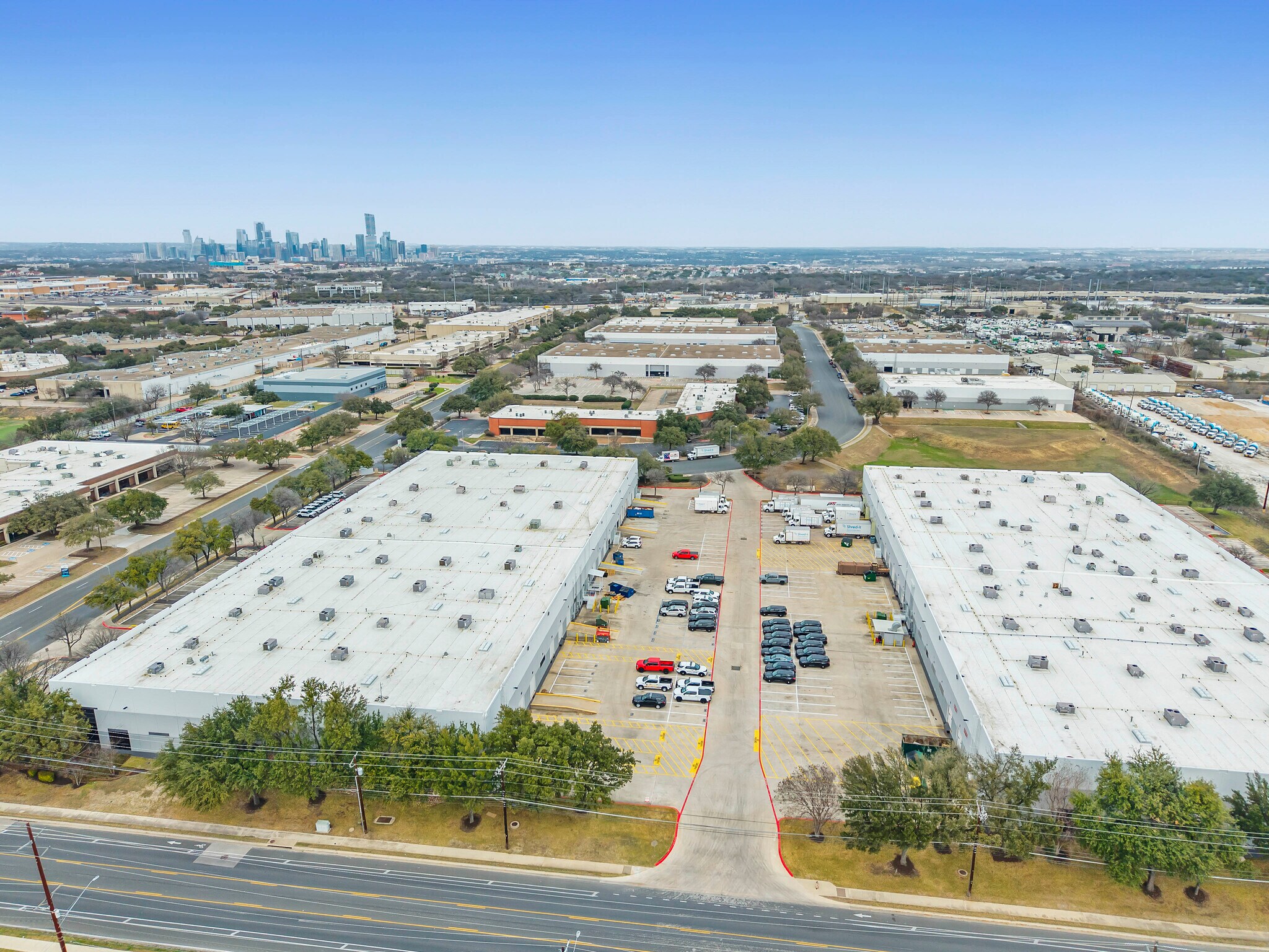 4209 S Industrial Dr, Austin, TX à louer Photo principale- Image 1 de 7