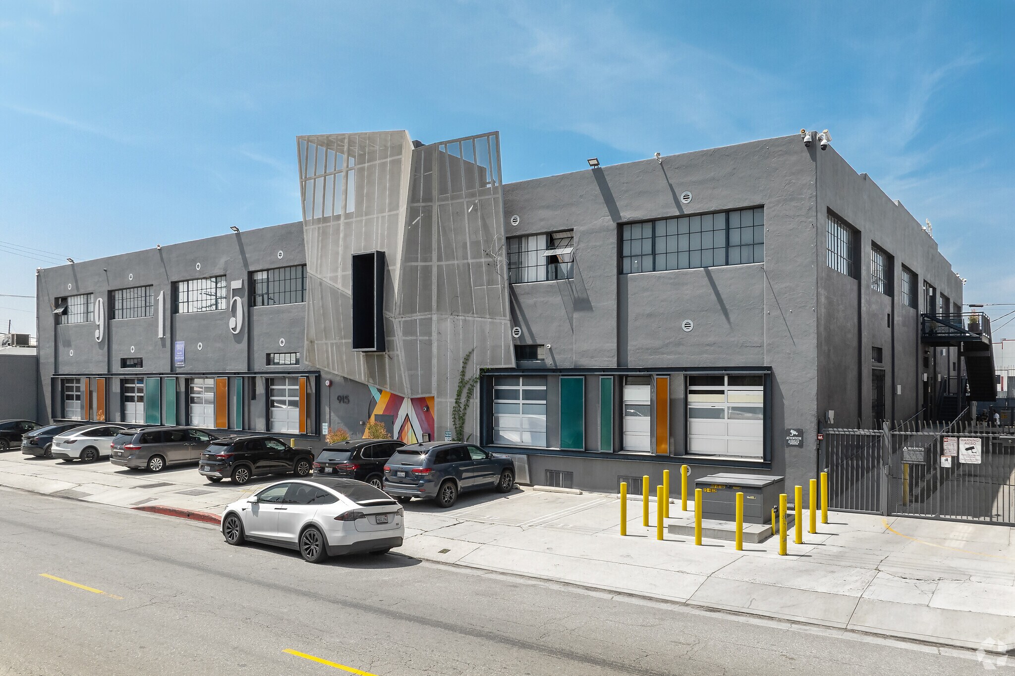 915 Mateo St, Los Angeles, CA à louer Photo principale- Image 1 de 22