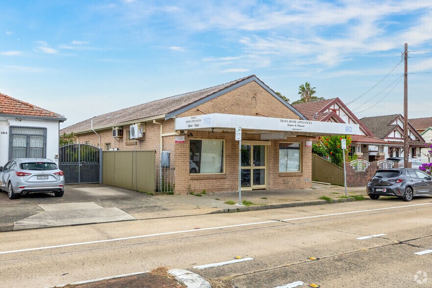 182 Brighton Ave, Campsie à louer - Photo du bâtiment - Image 3 de 4