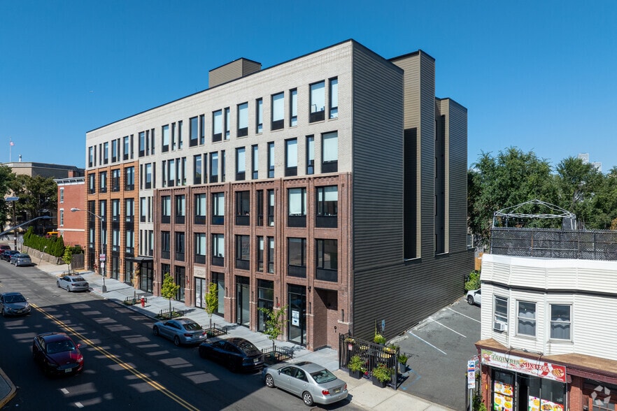 500 Communipaw Ave, Jersey City, NJ for lease - Primary Photo - Image 1 of 4