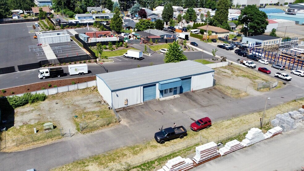7206 NE 37th Ave, Vancouver, WA à louer - Photo du bâtiment - Image 1 de 11